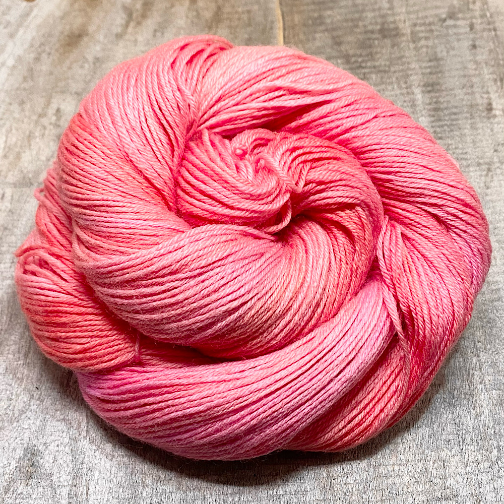 Hand-dyed yarn in flamingo colours - pinks and peaches